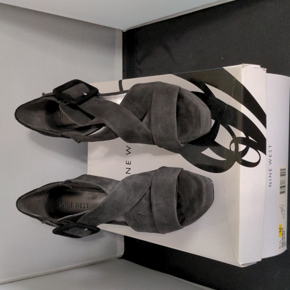 Like new Nine West size 5.5 gray/black strappy 4.5 stiletto pumps opened toe - Picture 2 of 8